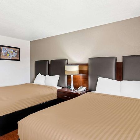 Econo Lodge Emporia Eksteriør bilde
