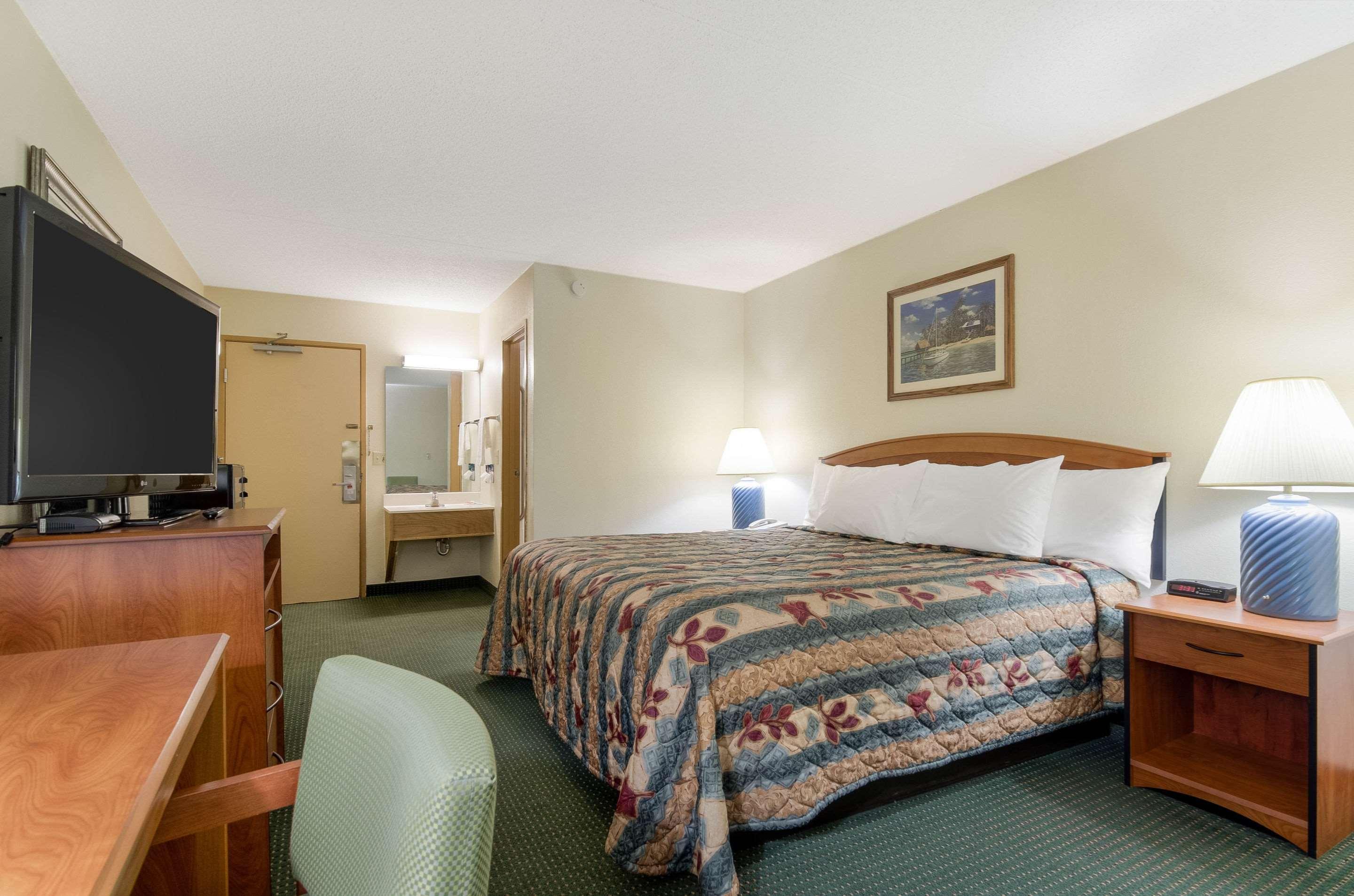 Econo Lodge Emporia Eksteriør bilde