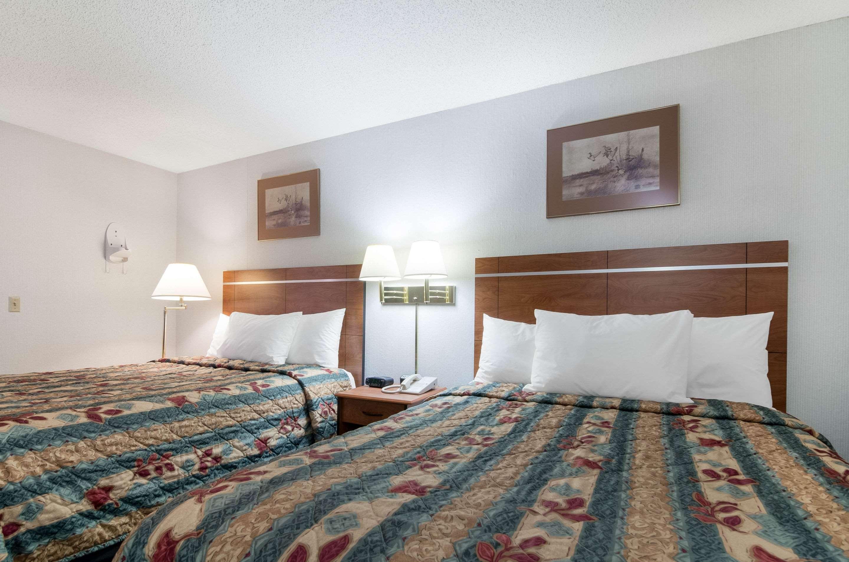 Econo Lodge Emporia Eksteriør bilde