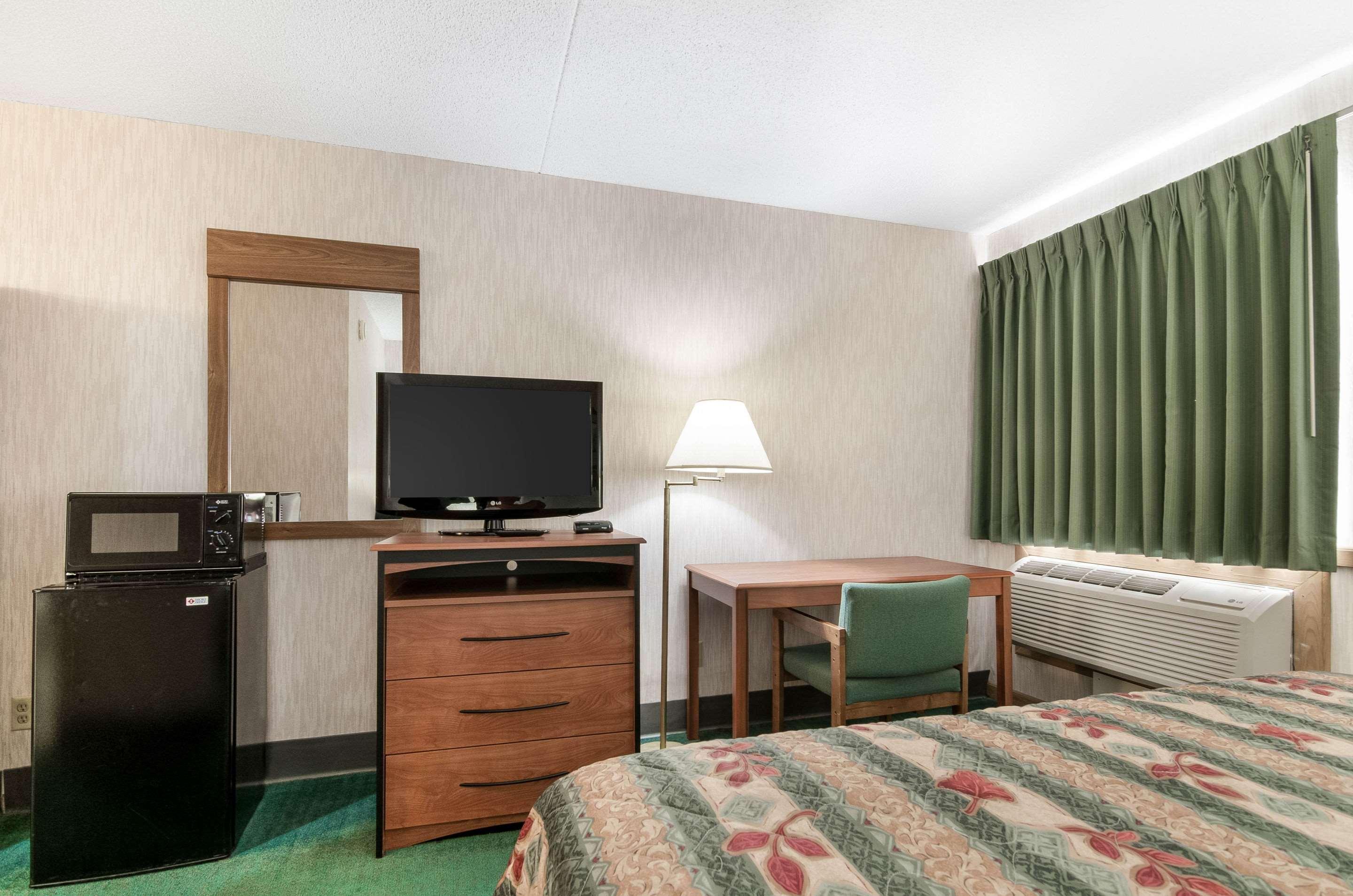 Econo Lodge Emporia Eksteriør bilde