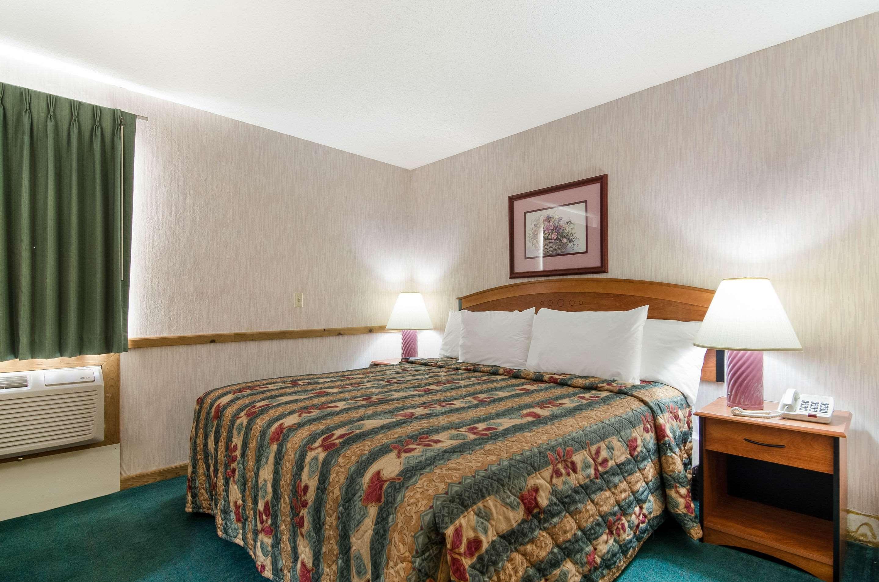 Econo Lodge Emporia Eksteriør bilde