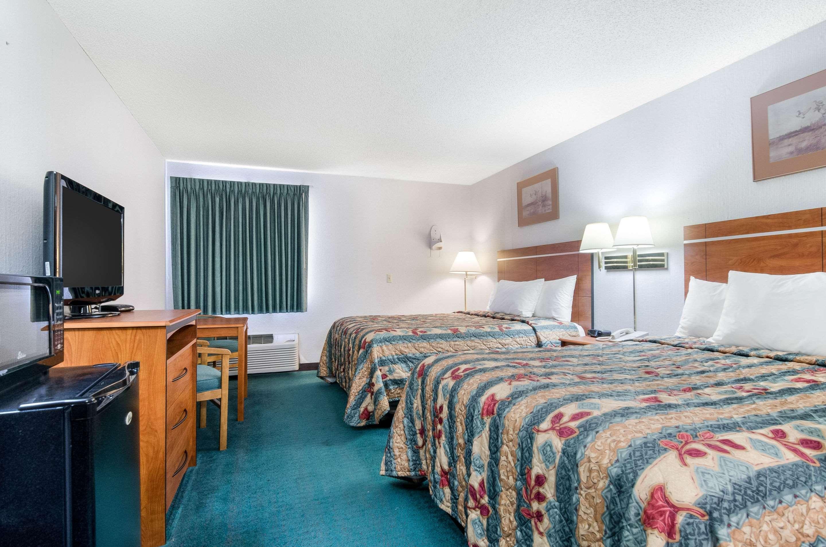 Econo Lodge Emporia Eksteriør bilde