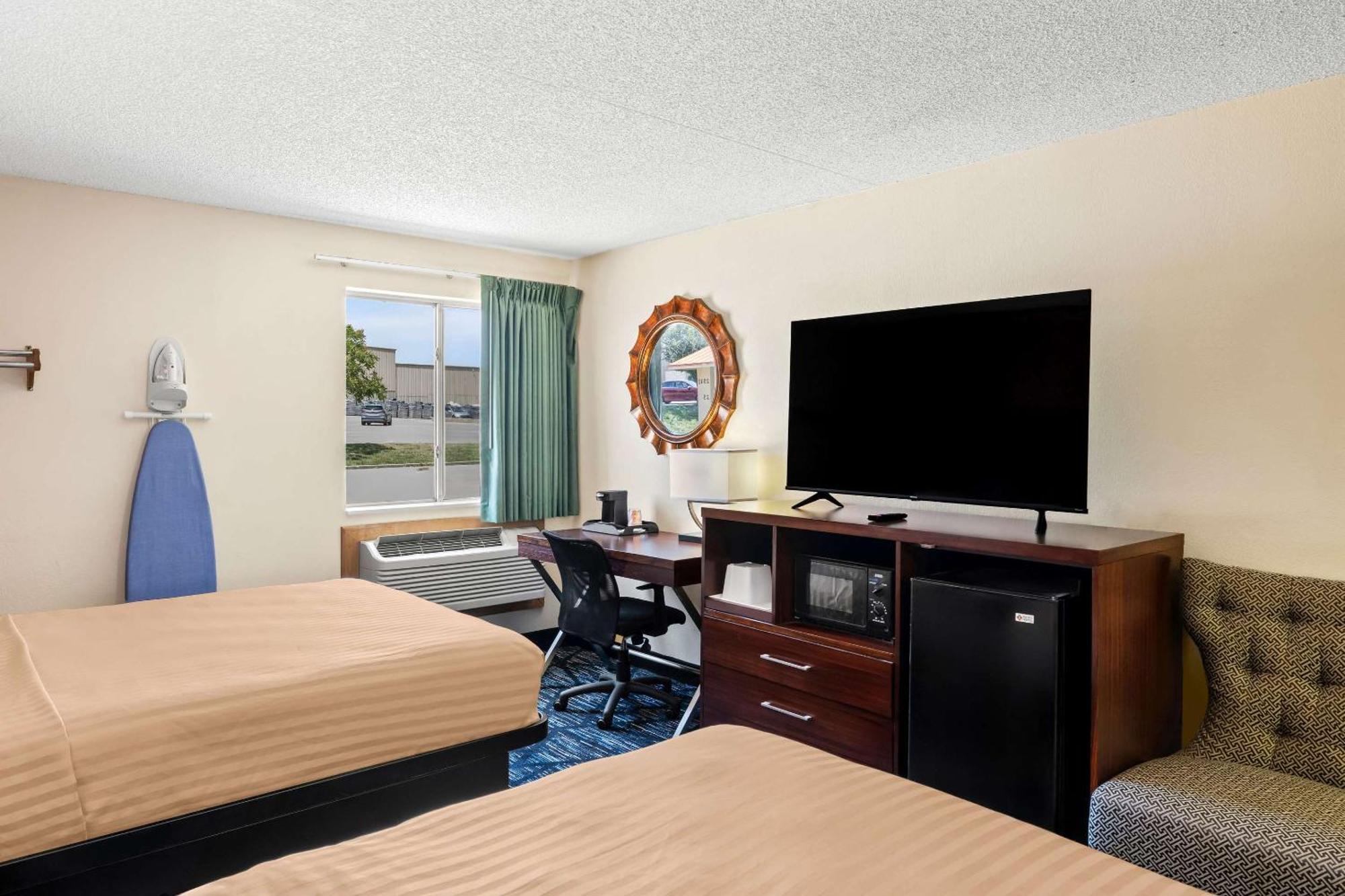 Econo Lodge Emporia Eksteriør bilde