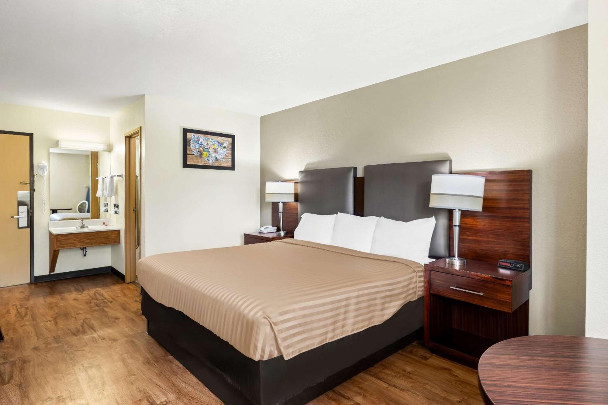 Econo Lodge Emporia Eksteriør bilde