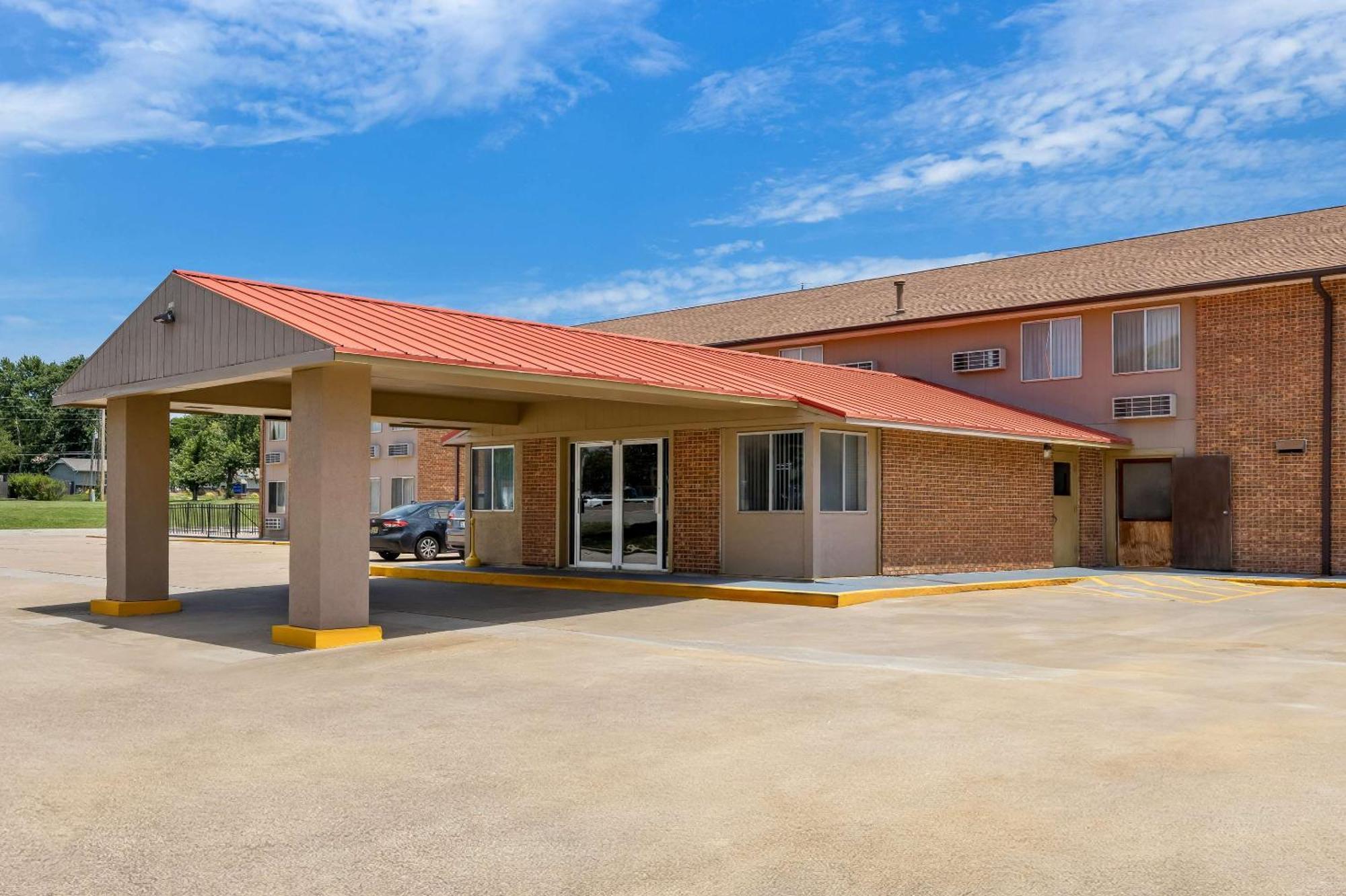 Econo Lodge Emporia Eksteriør bilde