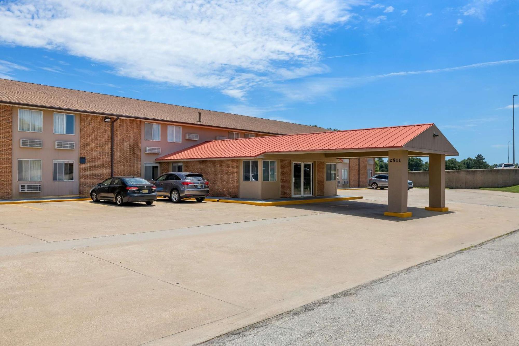 Econo Lodge Emporia Eksteriør bilde